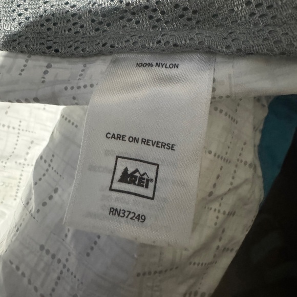 REI Raincoat (foldable) - Picture 5 of 7